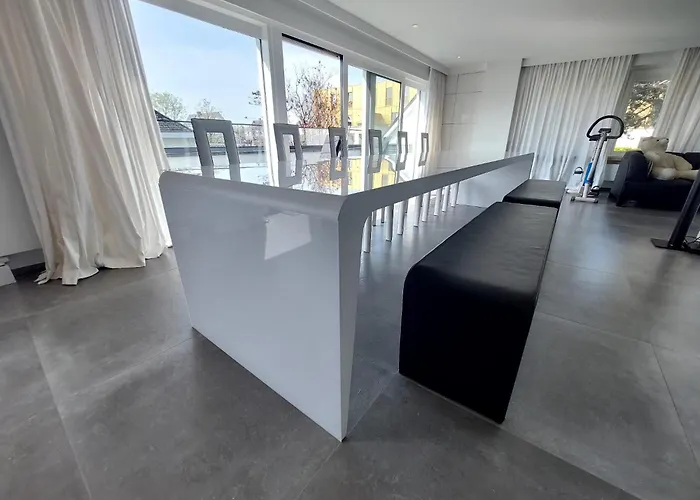 The White Villa
